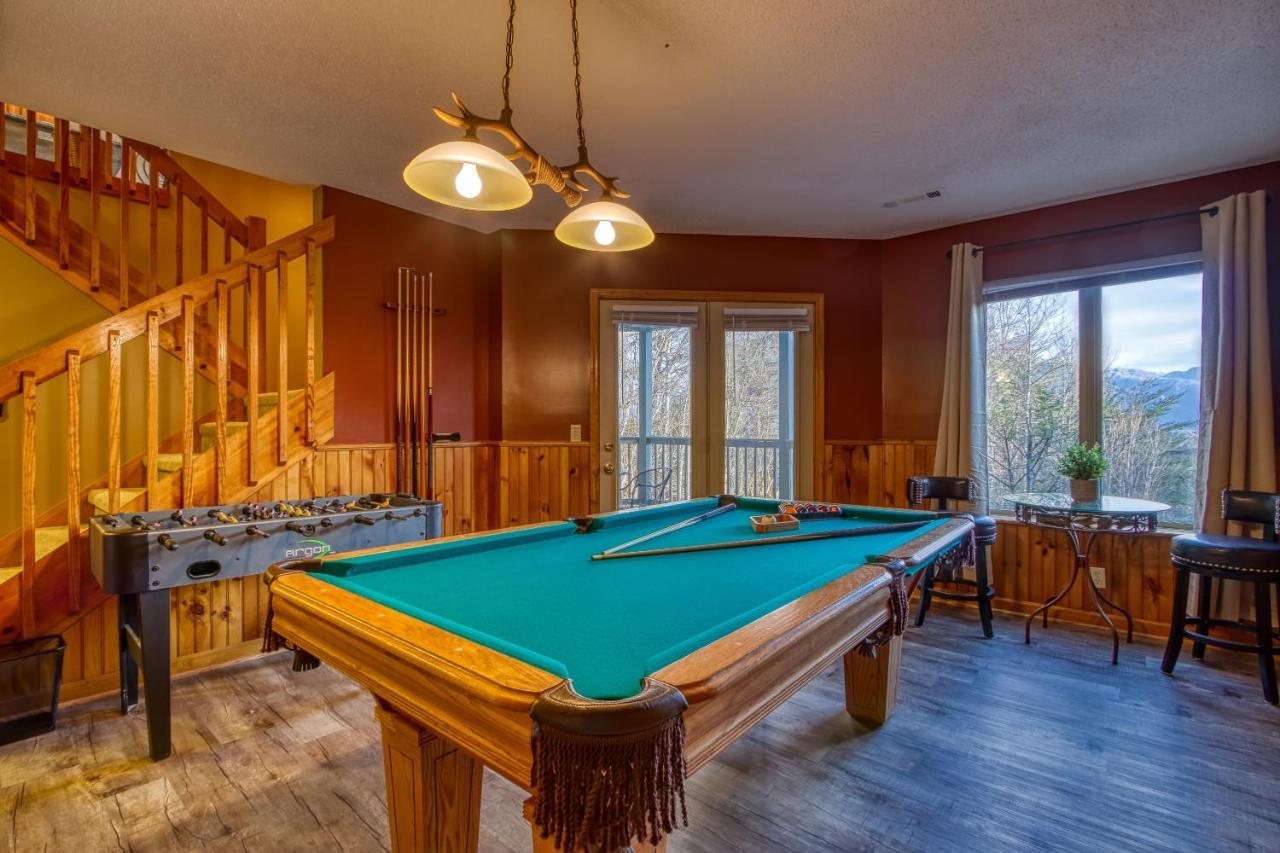 3 Decks, Mtn Views! Tree Tops By Honeybearcabins - Luxury Rain Showers, 3 King Suites, Xl Hottub, Fireplace, Bear Sightings ガトリンバーグ エクステリア 写真