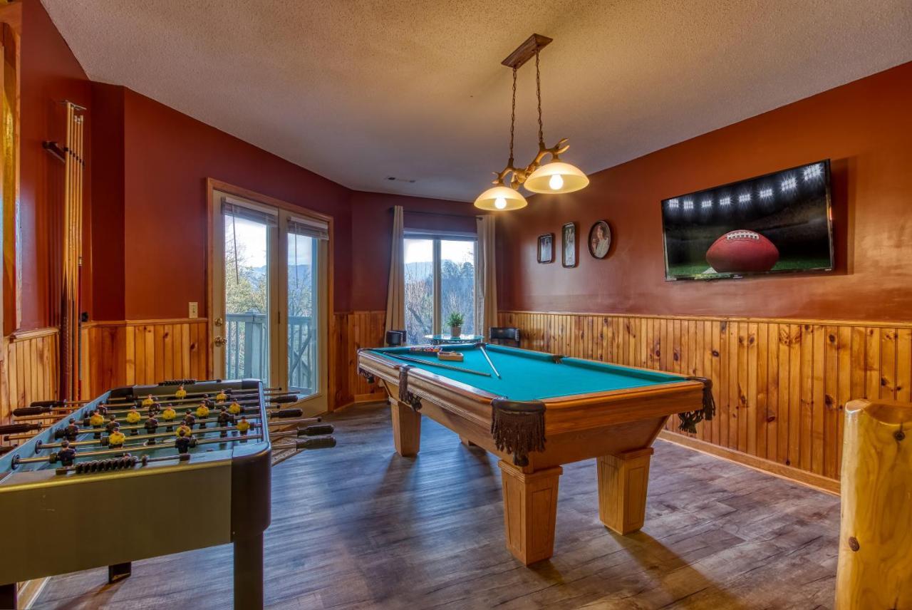 3 Decks, Mtn Views! Tree Tops By Honeybearcabins - Luxury Rain Showers, 3 King Suites, Xl Hottub, Fireplace, Bear Sightings ガトリンバーグ エクステリア 写真