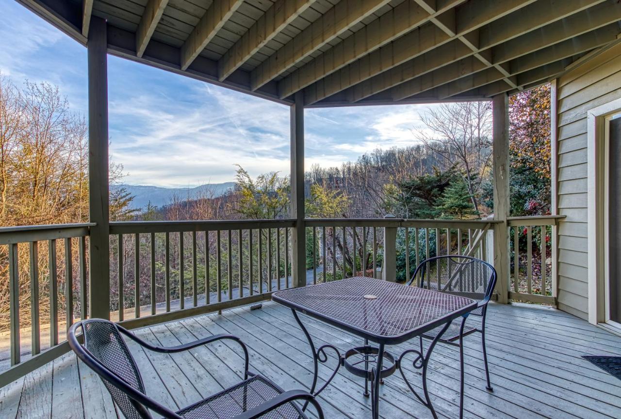 3 Decks, Mtn Views! Tree Tops By Honeybearcabins - Luxury Rain Showers, 3 King Suites, Xl Hottub, Fireplace, Bear Sightings ガトリンバーグ エクステリア 写真