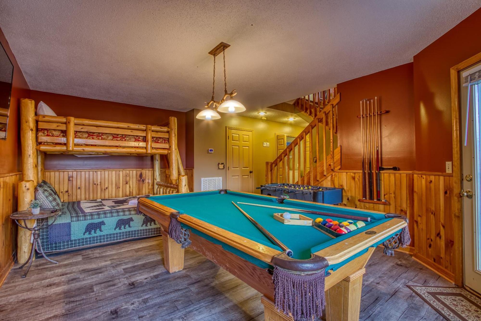 3 Decks, Mtn Views! Tree Tops By Honeybearcabins - Luxury Rain Showers, 3 King Suites, Xl Hottub, Fireplace, Bear Sightings ガトリンバーグ エクステリア 写真